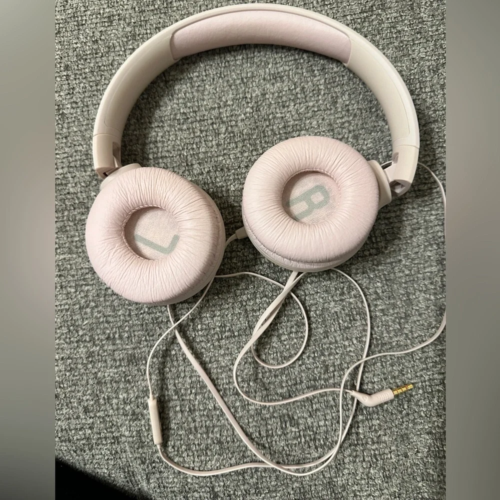 JBL TUNE 500 - Wired On-Ear Headphones - pink